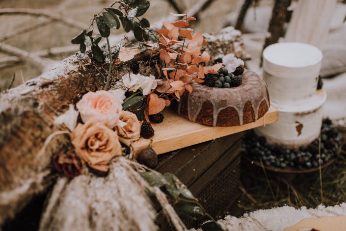Fall styled shoot with down the aisle food and flowers