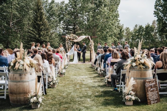 Simple earthy ceremony