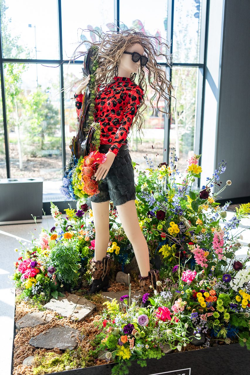 This Lindsay Ell floral mannequin was a very well done recreation of the inspiration photo complete with a rainbow guitar, the mannequin arched back and wild hair flung back.