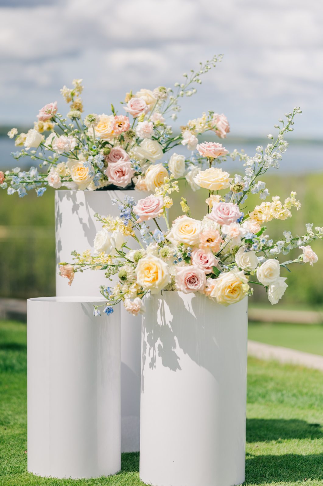Pastel Pillar Arrangements at Hilltop
